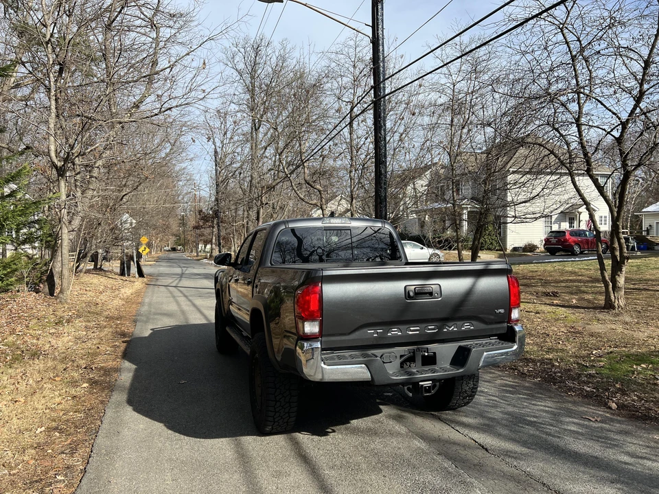 2017 Toyota Tacoma 3rd Gen - Image 28 of 31