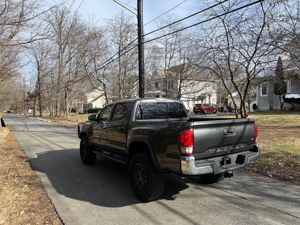 2017 Toyota Tacoma 3rd Gen - Image 27 of 31