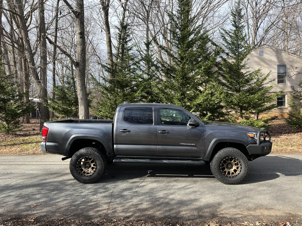 2017 Toyota Tacoma 3rd Gen - Image 31 of 31