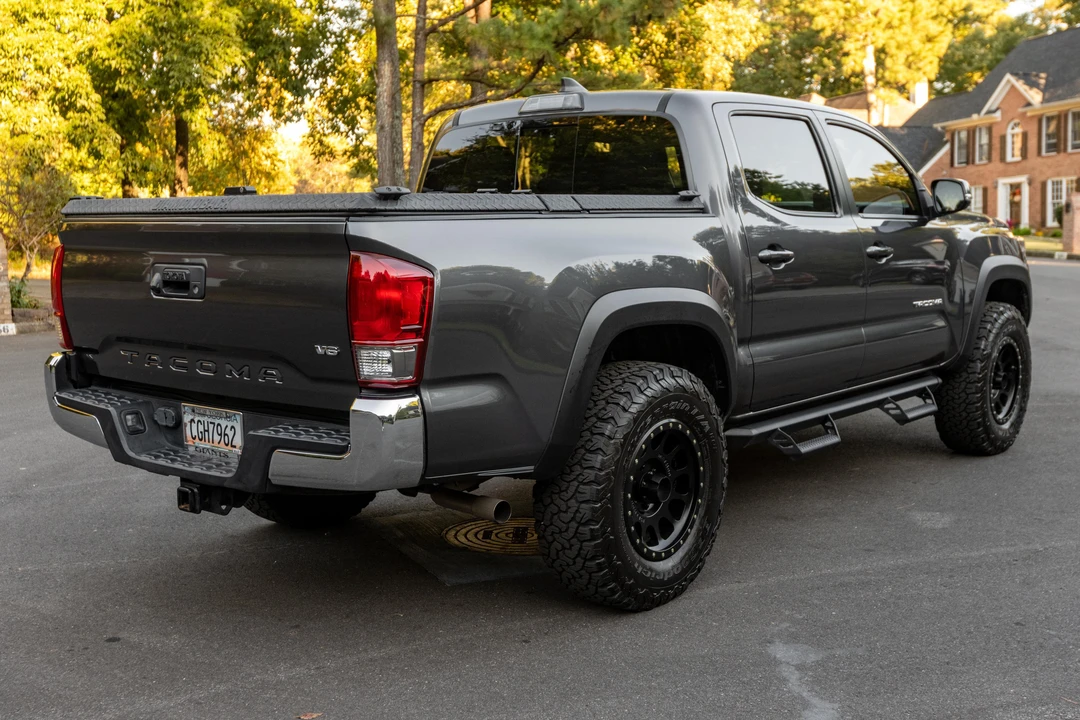 2017 Toyota Tacoma 3rd Gen - Image 4 of 31