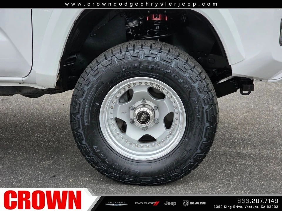 2017 Toyota Tacoma 3rd Gen - Image 9 of 12