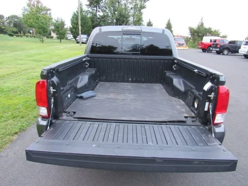 2017 Toyota Tacoma 3rd Gen - Image 9 of 12
