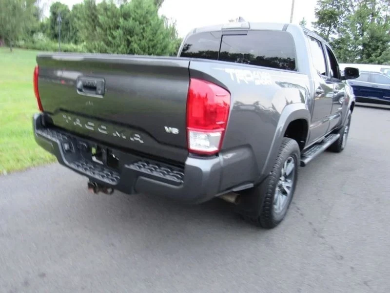 2017 Toyota Tacoma 3rd Gen - Image 8 of 12