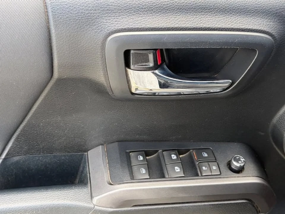 2017 Toyota Tacoma 3rd Gen - Image 6 of 13