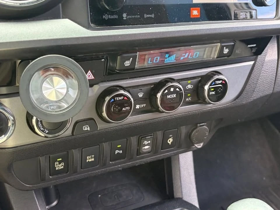 2017 Toyota Tacoma 3rd Gen - Image 9 of 13
