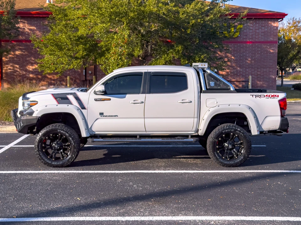 2017 Toyota Tacoma 3rd Gen - Image 9 of 31