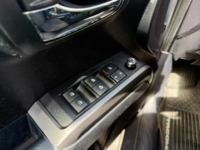 2017 Toyota Tacoma 3rd Gen - Image 9 of 20