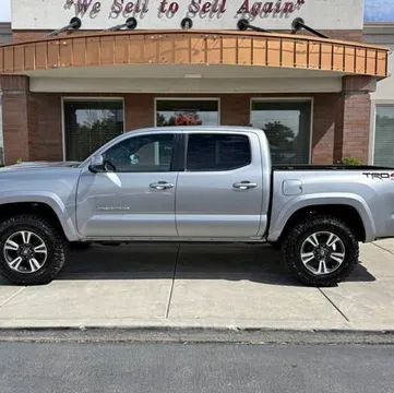 2017 Toyota Tacoma TRD Sport Double Cab 5' Bed V6 4x4 AT