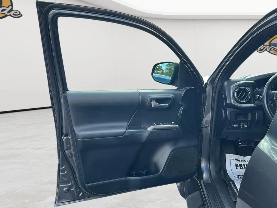 2017 Toyota Tacoma 3rd Gen - Image 19 of 20