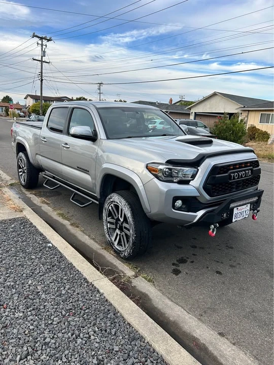 2017 Toyota Tacoma 3rd Gen - Image 2 of 8