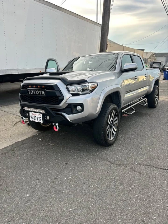 2017 Toyota Tacoma 3rd Gen - Image 3 of 8