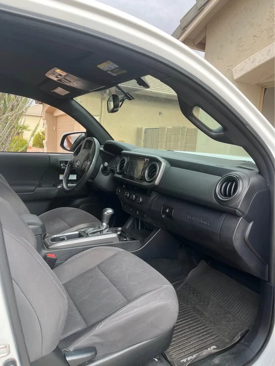 2017 Toyota Tacoma 3rd Gen - Image 6 of 8