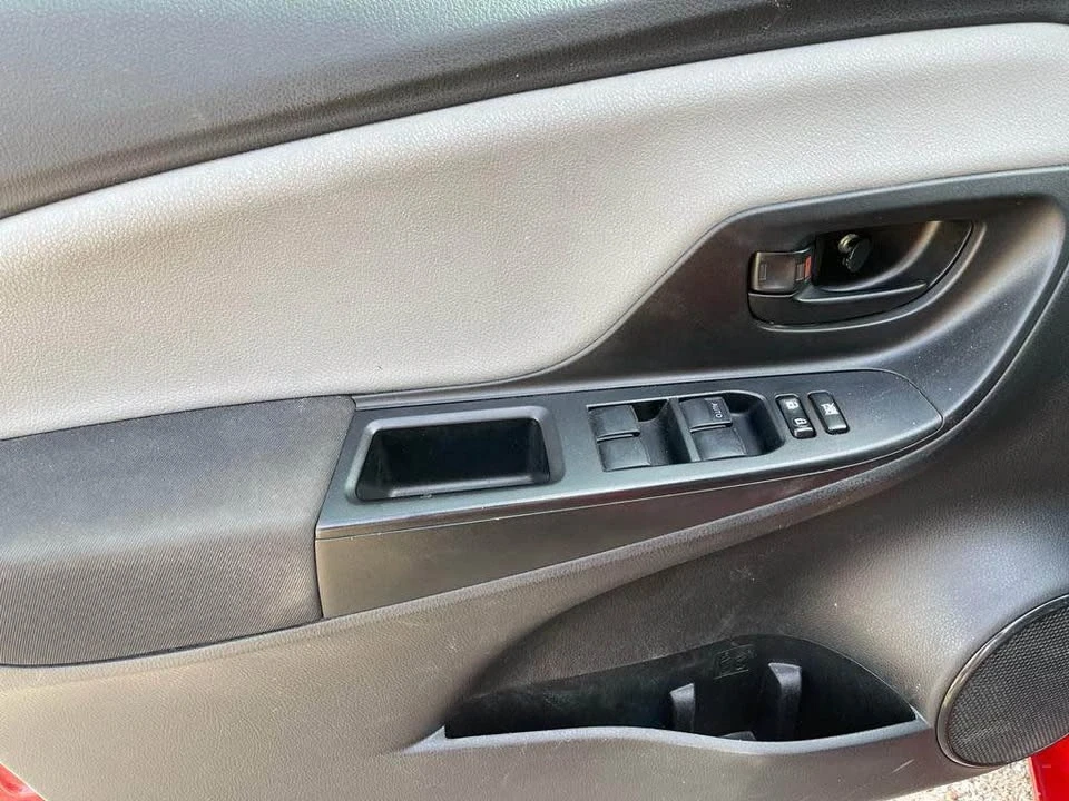 2017 Toyota Yaris - Image 11 of 16