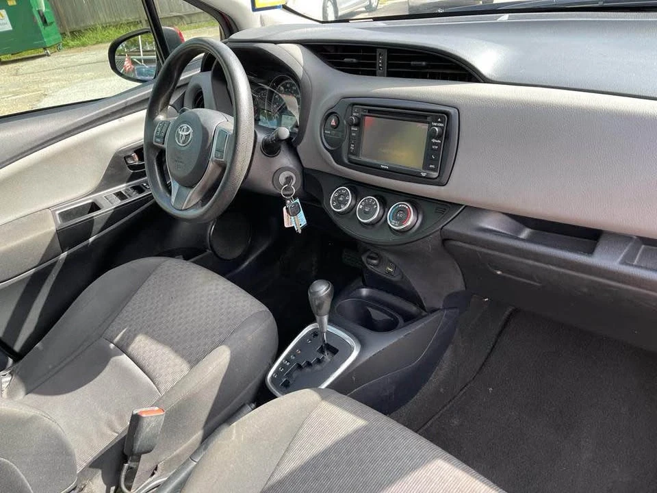 2017 Toyota Yaris - Image 16 of 16