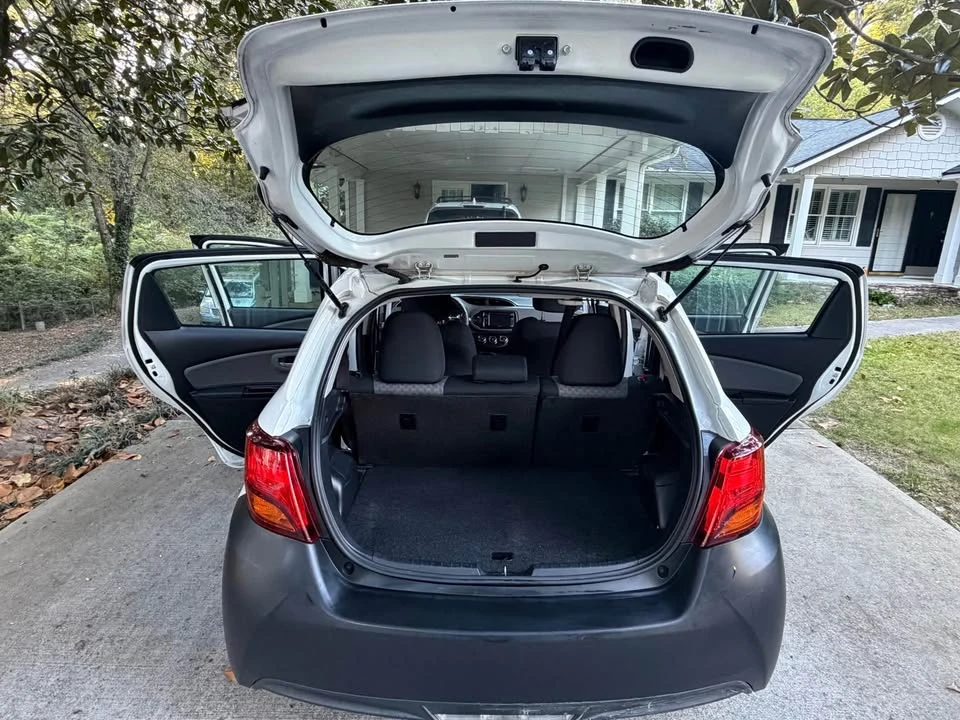 2017 Toyota Yaris - Image 11 of 12