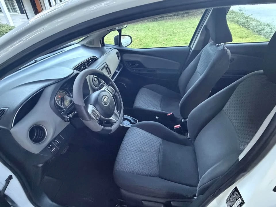 2017 Toyota Yaris - Image 6 of 12