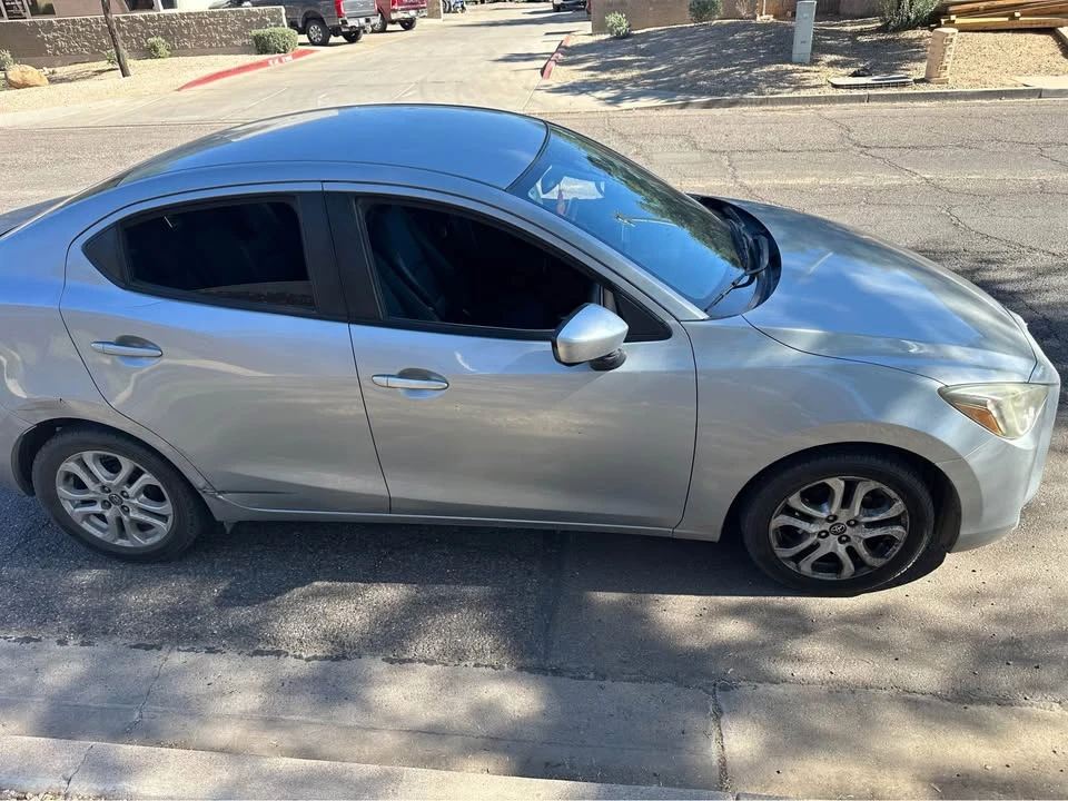 2017 Toyota Yaris - Image 2 of 6