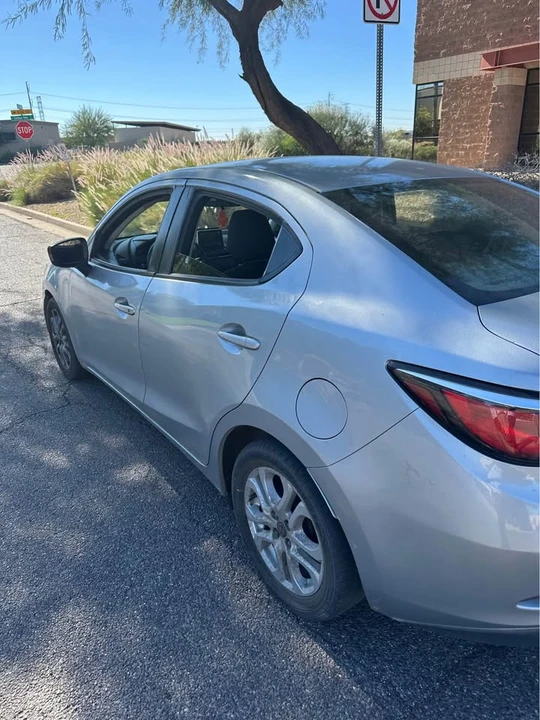 2017 Toyota Yaris - Image 4 of 6