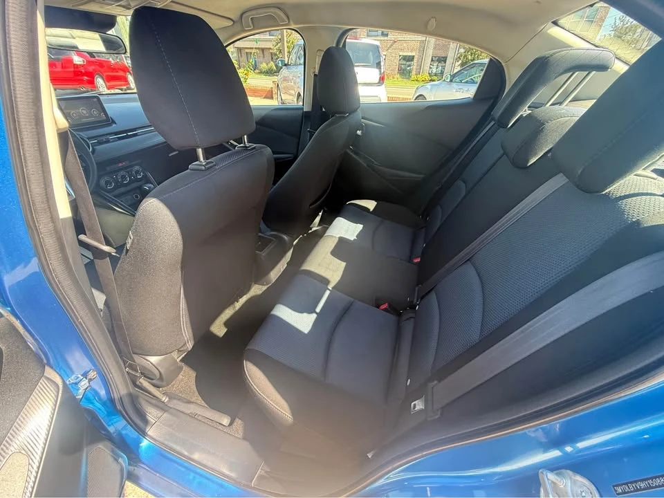 2017 Toyota Yaris - Image 8 of 10