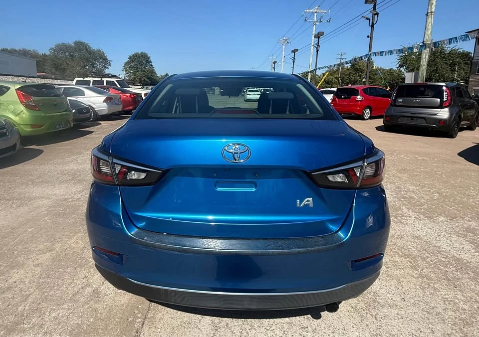 2017 Toyota Yaris - Image 4 of 10