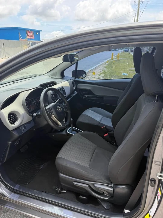2017 Toyota Yaris - Image 4 of 10