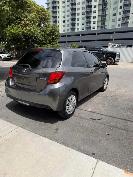 2017 Toyota Yaris - Image 3 of 10