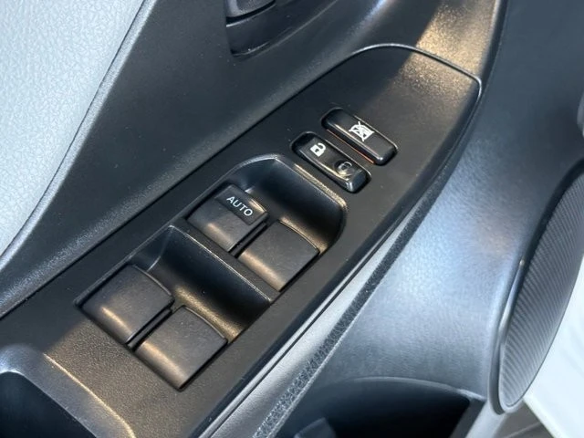 2017 Toyota Yaris - Image 18 of 21