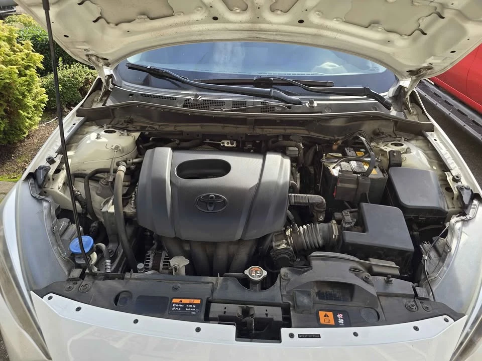 2017 Toyota Yaris - Image 9 of 10