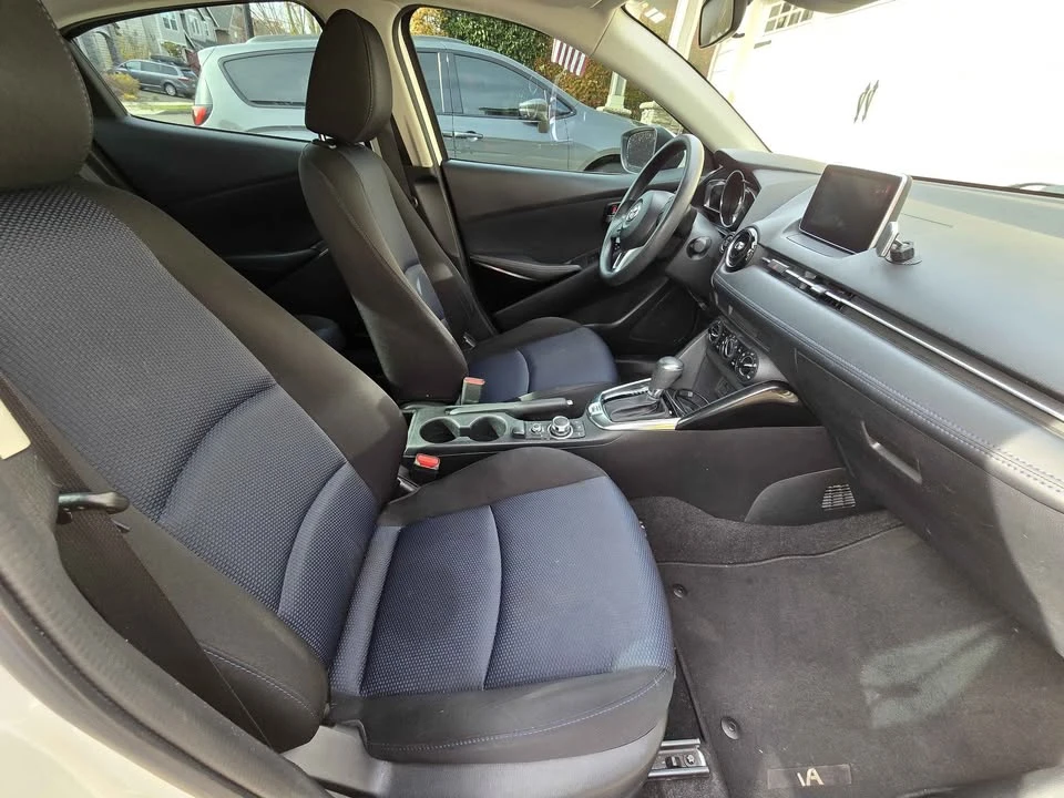 2017 Toyota Yaris - Image 8 of 10