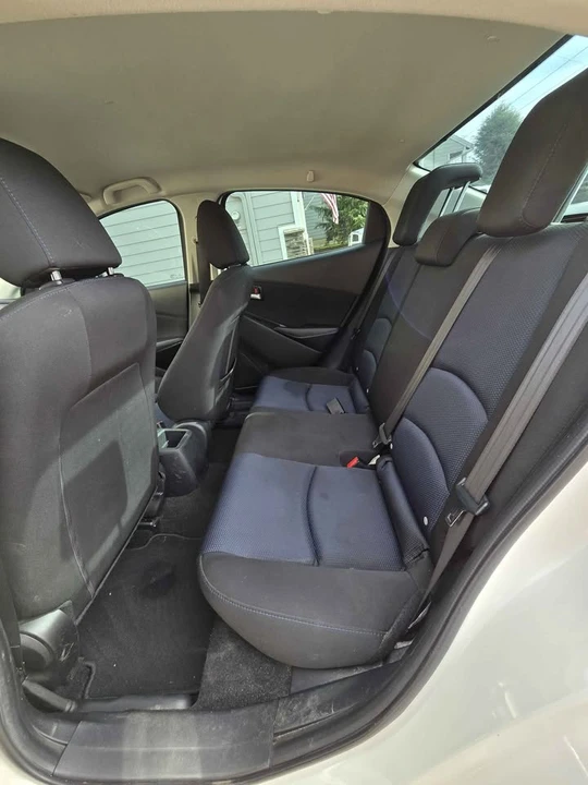 2017 Toyota Yaris - Image 7 of 10