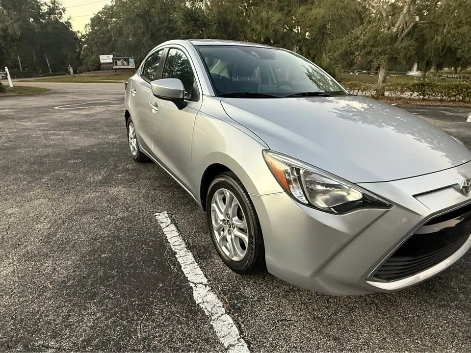 2017 Toyota Yaris - Image 4 of 13