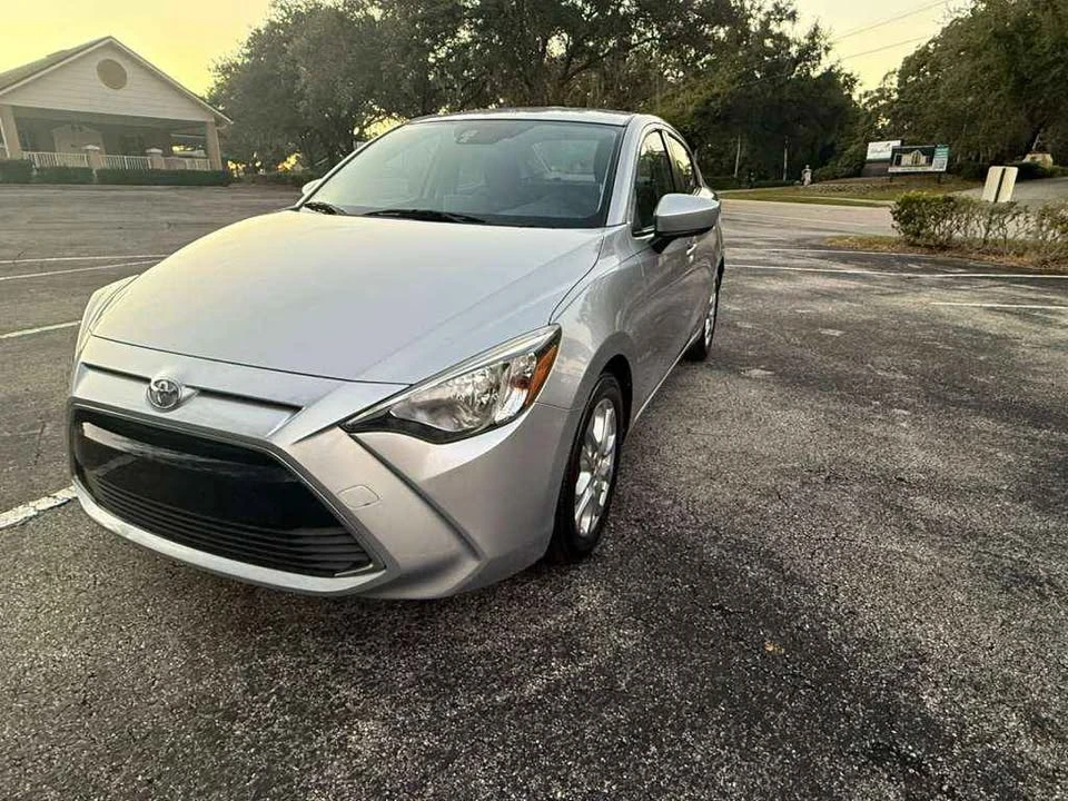 2017 Toyota Yaris - Image 3 of 15