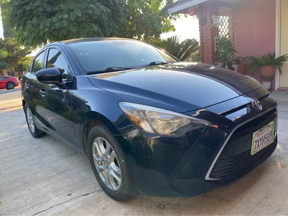 2017 Toyota Yaris - Image 7 of 11