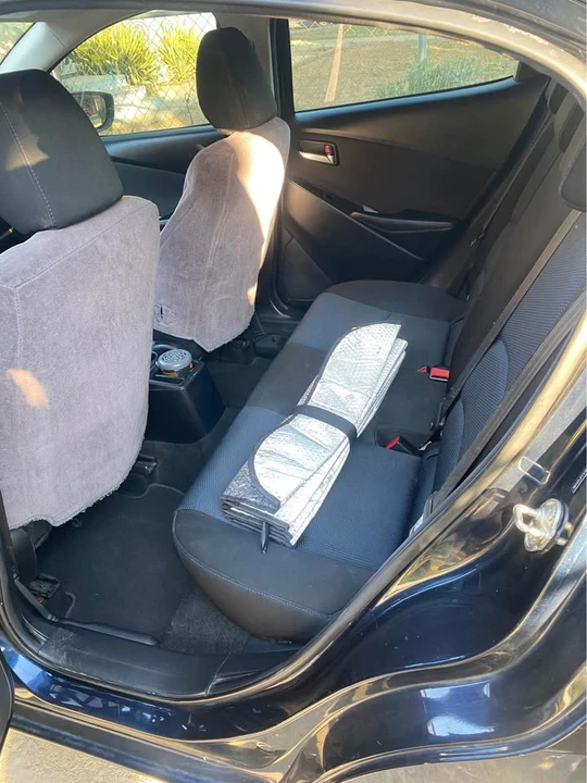 2017 Toyota Yaris - Image 6 of 11
