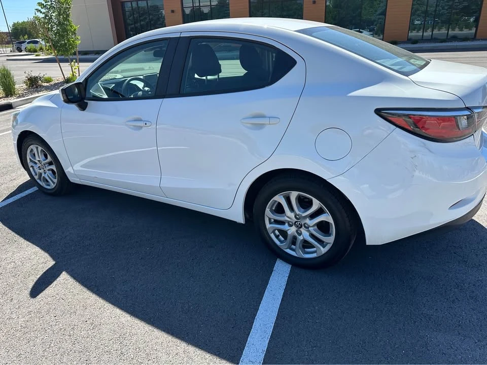 2017 Toyota Yaris - Image 5 of 14