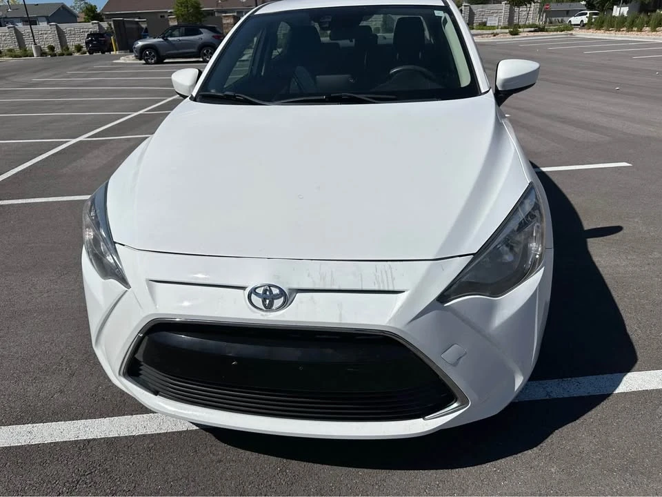 2017 Toyota Yaris - Image 2 of 14