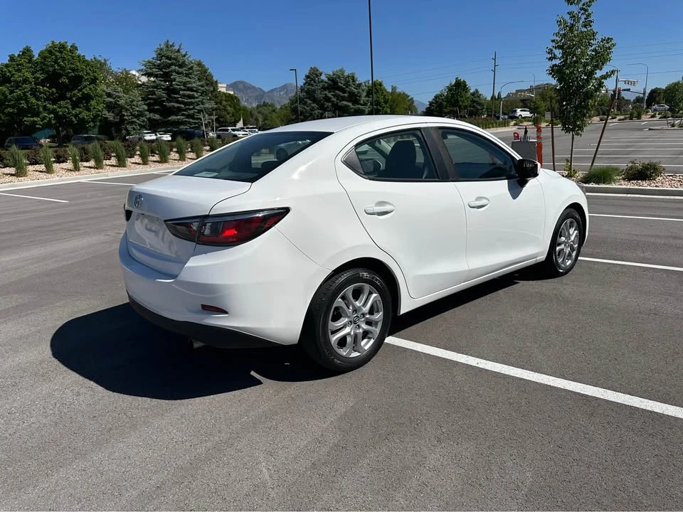 2017 Toyota Yaris - Image 7 of 14