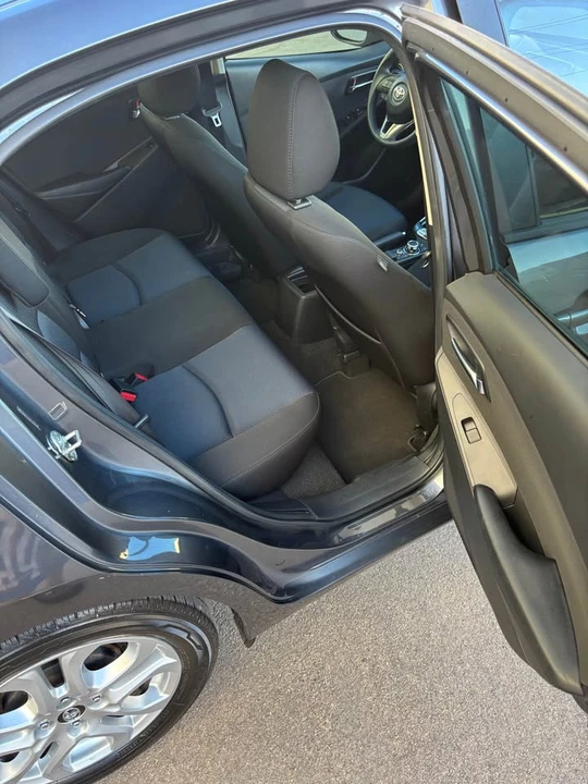 2017 Toyota Yaris - Image 18 of 19