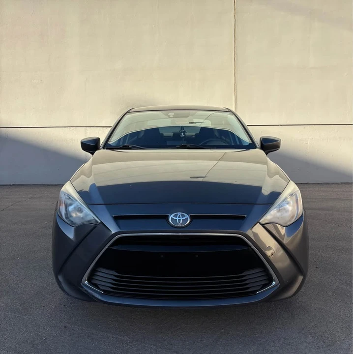 2017 Toyota Yaris - Image 2 of 19