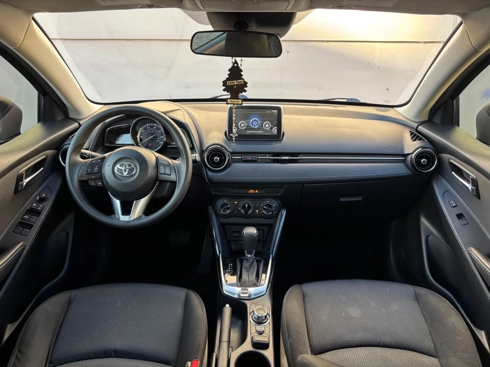 2017 Toyota Yaris - Image 10 of 19