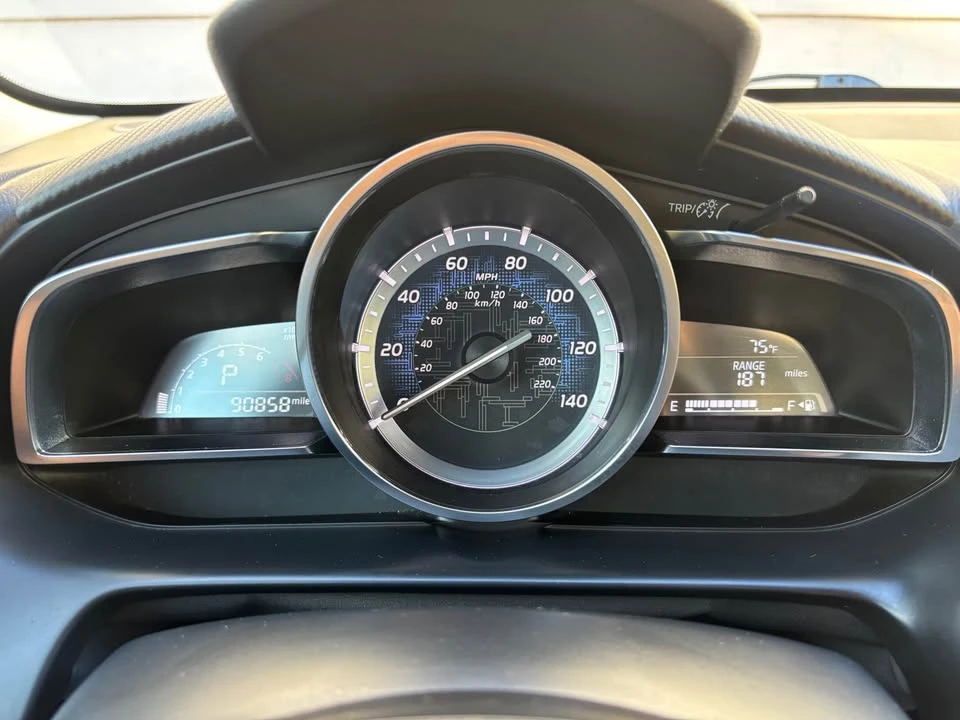 2017 Toyota Yaris - Image 15 of 19