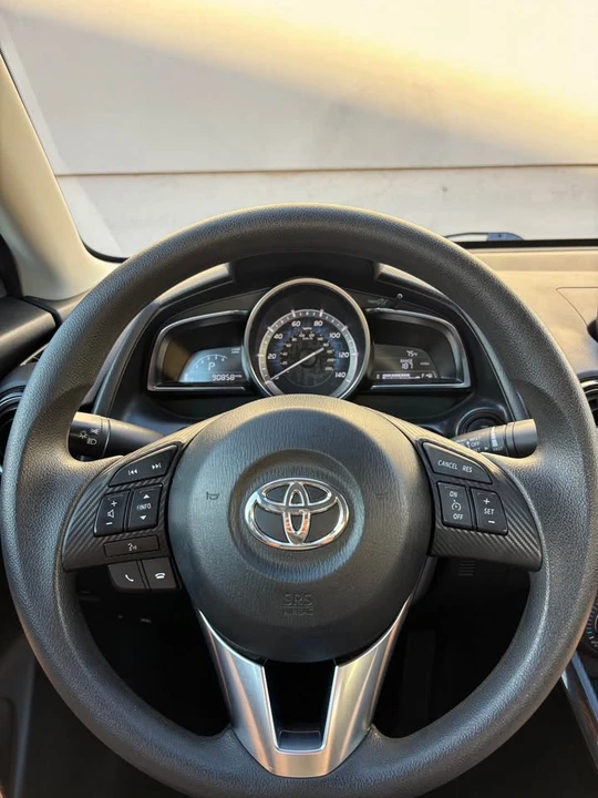 2017 Toyota Yaris - Image 14 of 19