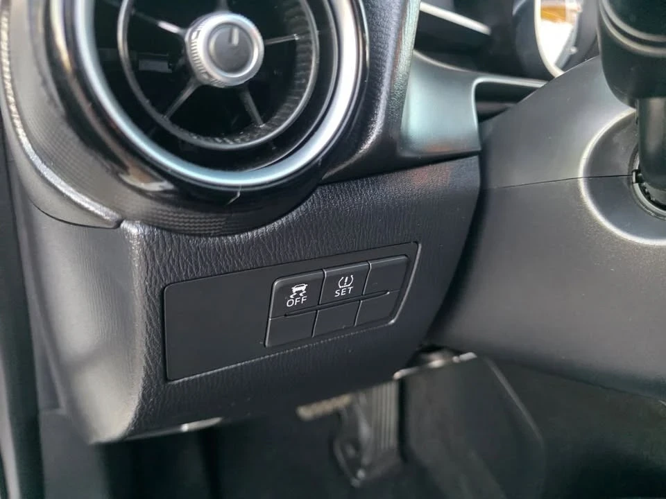 2017 Toyota Yaris - Image 10 of 18