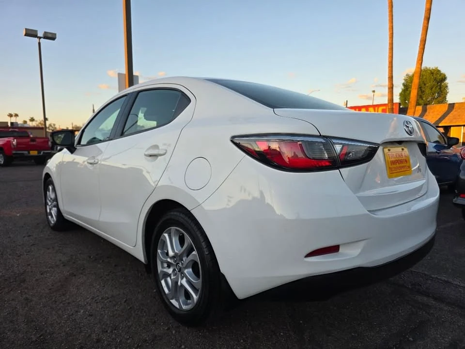 2017 Toyota Yaris - Image 8 of 18