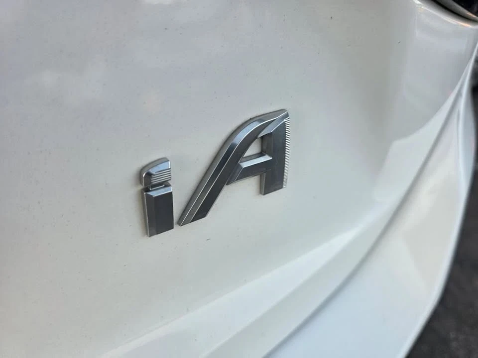 2017 Toyota Yaris - Image 17 of 18