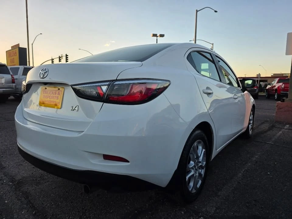 2017 Toyota Yaris - Image 6 of 18