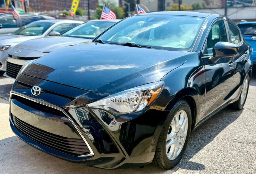 2017 Toyota Yaris - Image 2 of 16