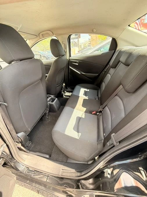 2017 Toyota Yaris - Image 11 of 16