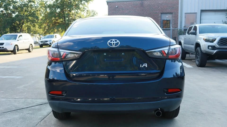 2017 Toyota Yaris - Image 4 of 10