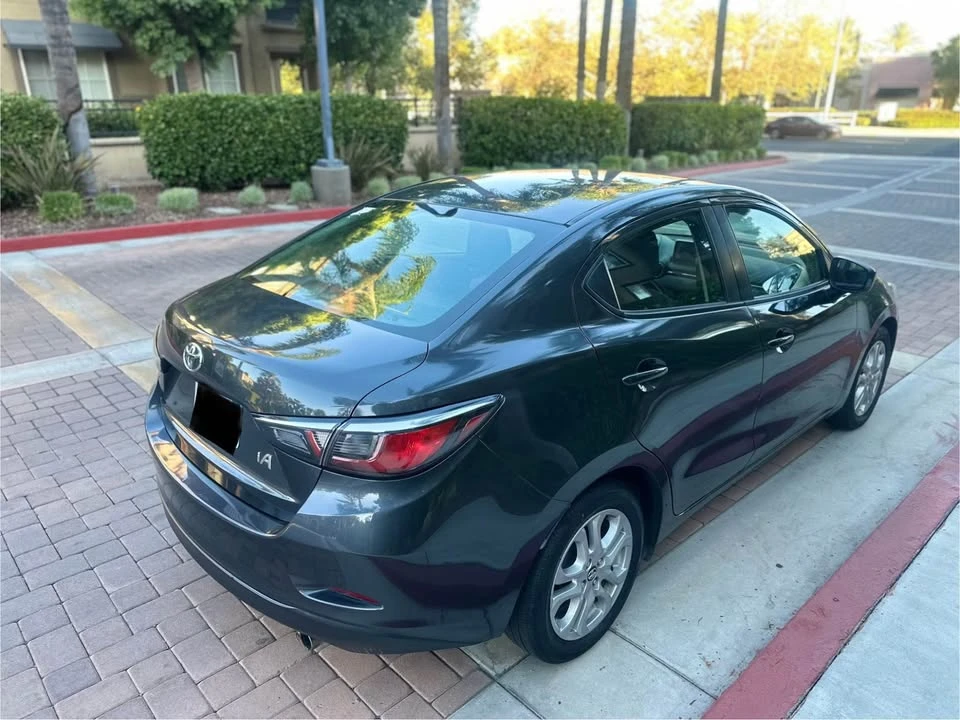 2017 Toyota Yaris - Image 2 of 14
